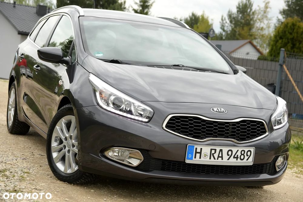 Kia Ceed 1.6 CRDi 136 ISG Dream Team Edition - 11