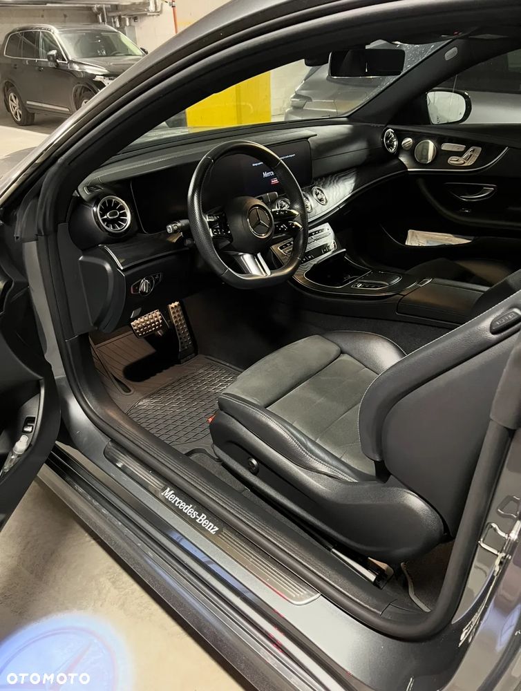 Mercedes-Benz Klasa E 200 4-Matic AMG - 16