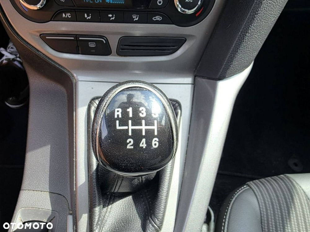Ford Focus 1.6 TDCi DPF SYNC Edition - 21