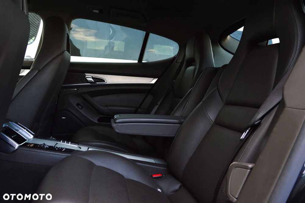 Porsche Panamera 4 - 15