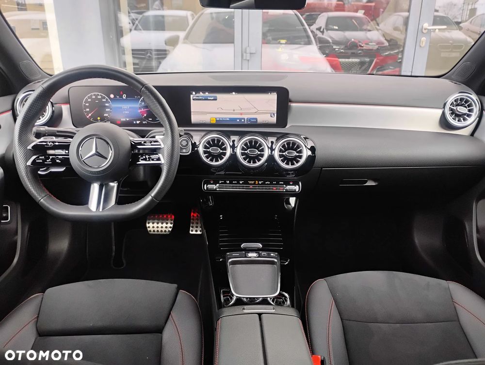 Mercedes-Benz Klasa A 200 AMG Line 7G-DCT - 10