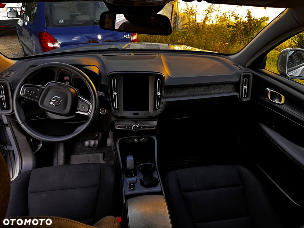 Volvo XC 40 B3 Essential - 12