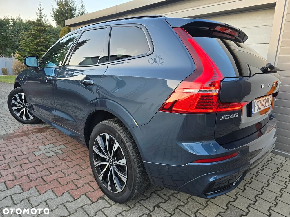 Volvo XC 60 T6 Plug-In Hybrid AWD Plus Dark - 3