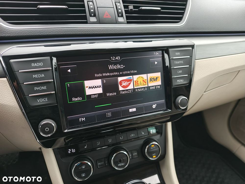 Skoda Superb 2.0 TDI DSG Premium Edition - 17