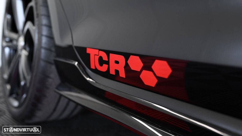VW Golf GTI TCR 2.0 TSI OPF DSG - 29