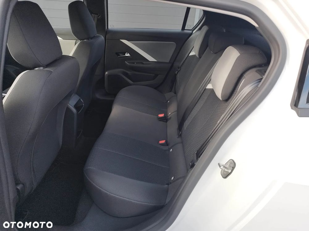 Opel Astra 1.2 Turbo Edition - 27