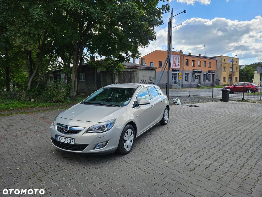 Opel Astra IV 1.7 CDTI Cosmo - 1