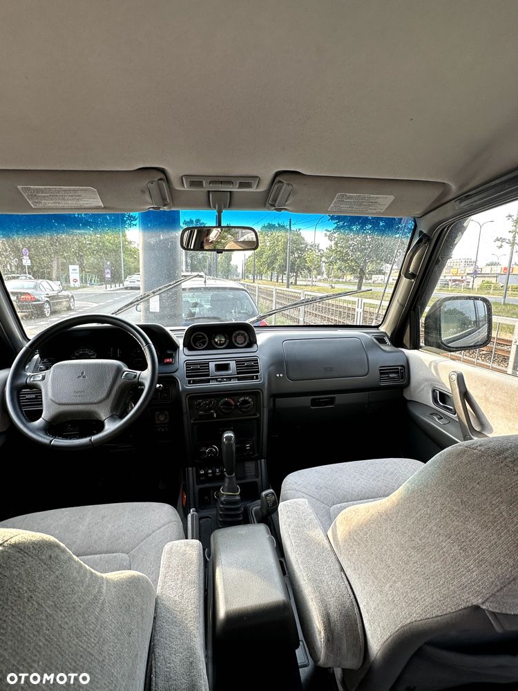 Mitsubishi Pajero - 8