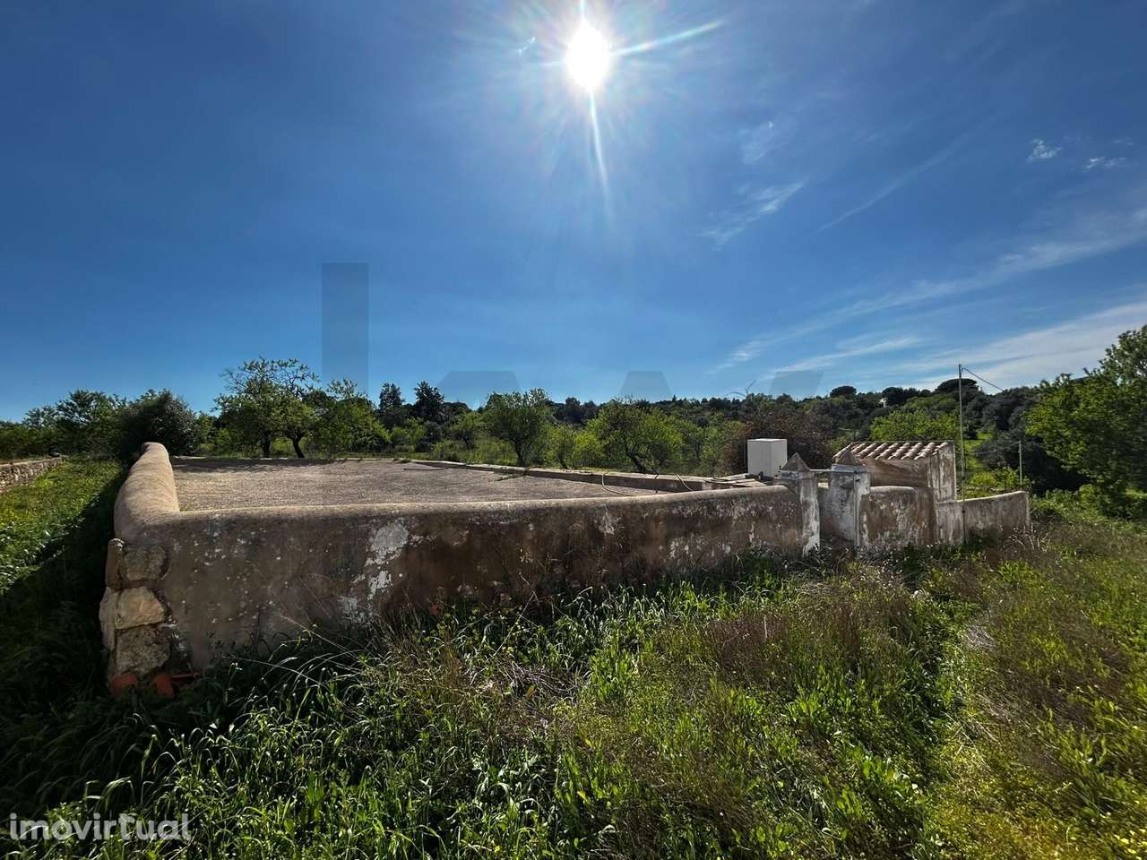 Excelente oportunidade no Algarve: ruína com terreno de 1,5 ha e local - Grande imagem: 3/21