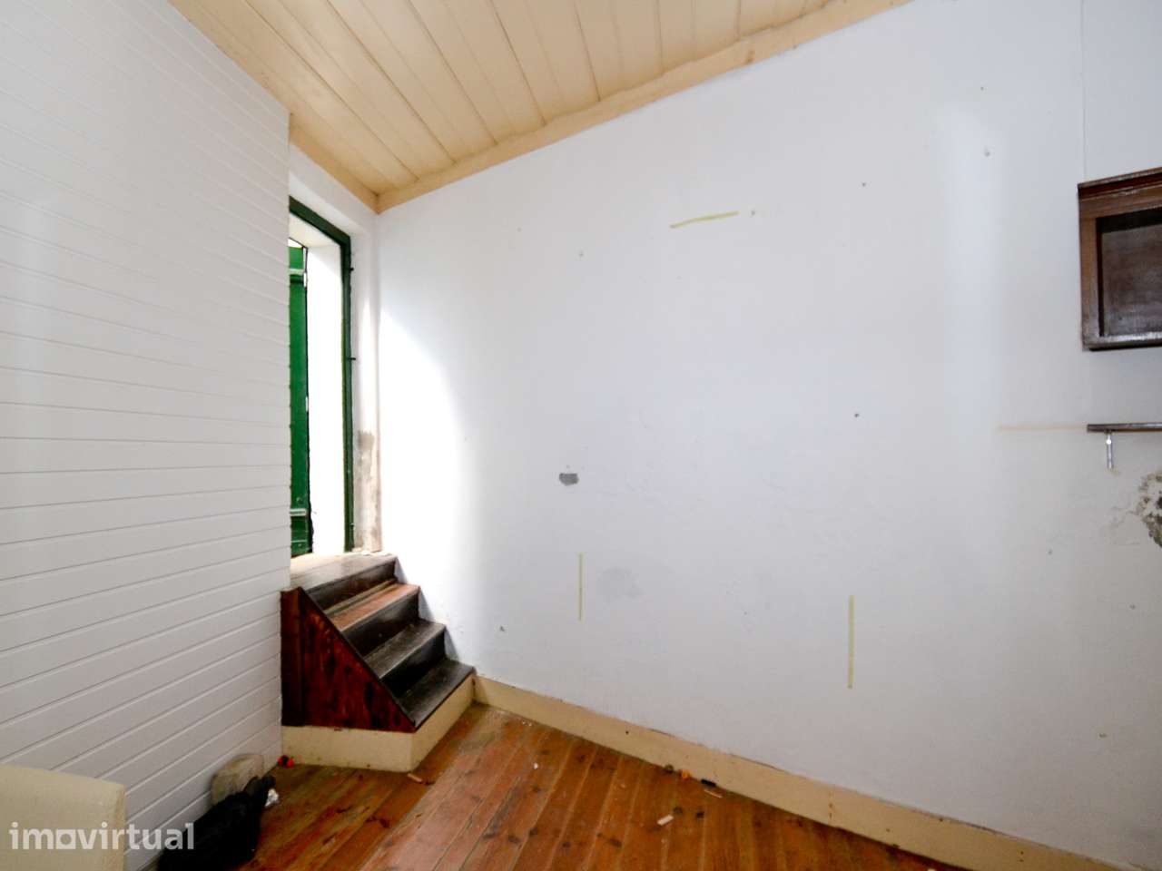 Prédio com 6 apartamentos - Grande imagem: 3/23