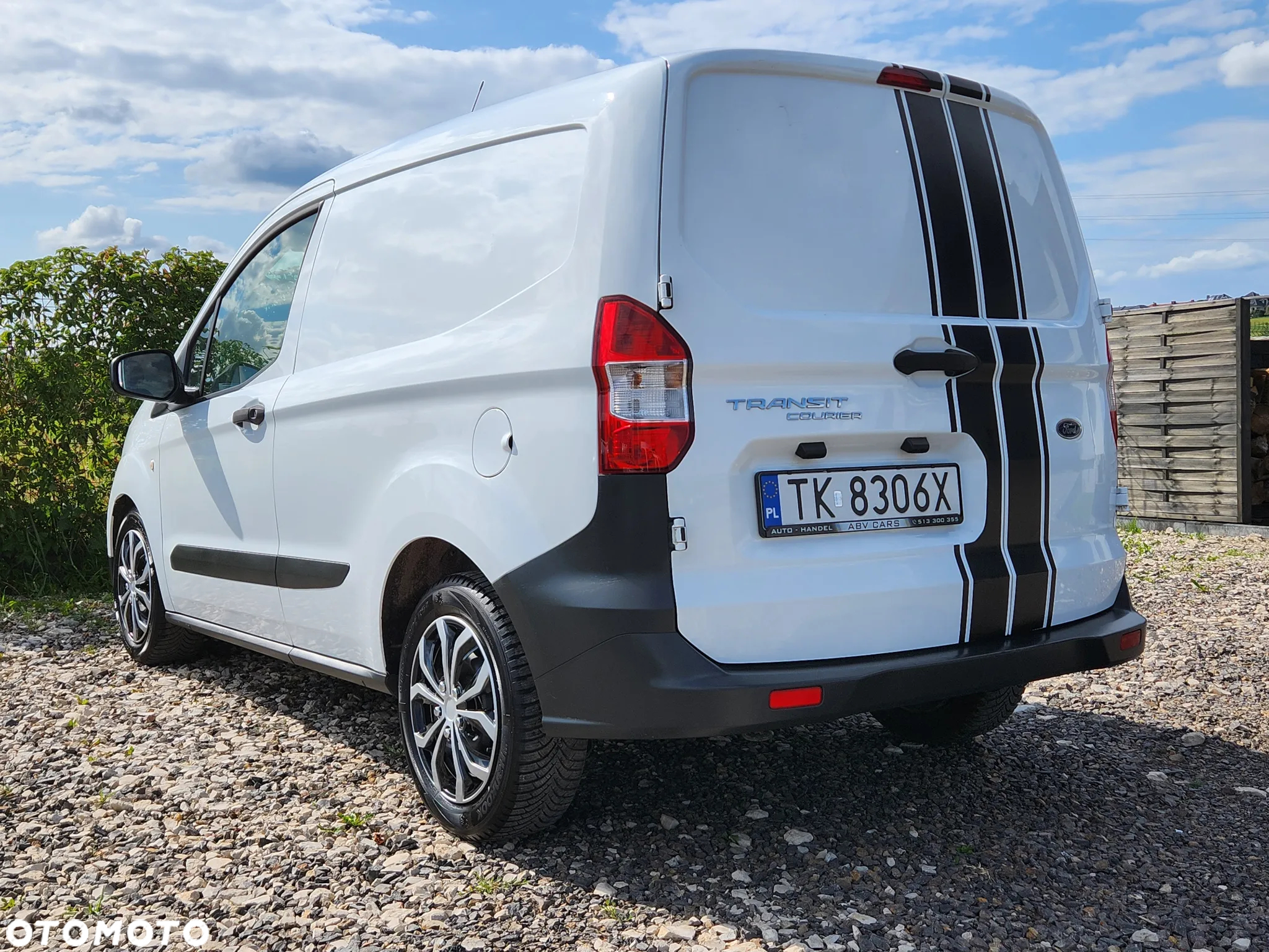 Ford Transit courier - 16