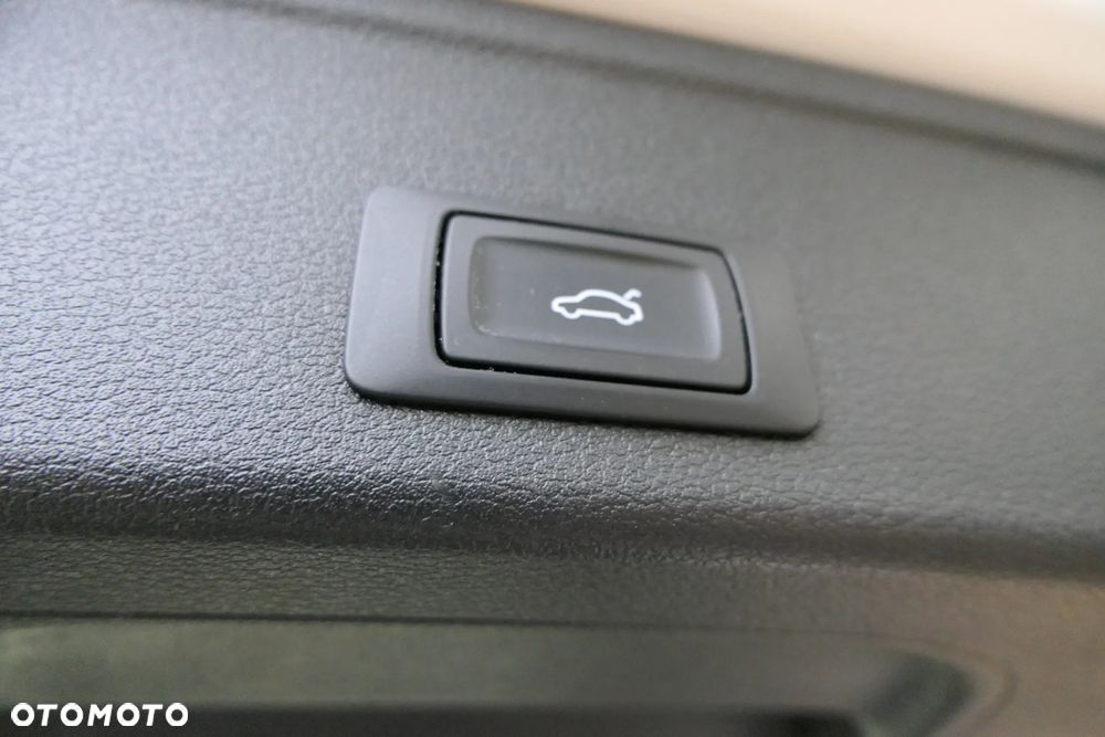 Audi A4 Avant 2.0 TDI DPF multitronic S line Sportpaket - 37