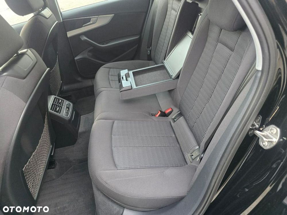 Audi A4 Limousine - 27