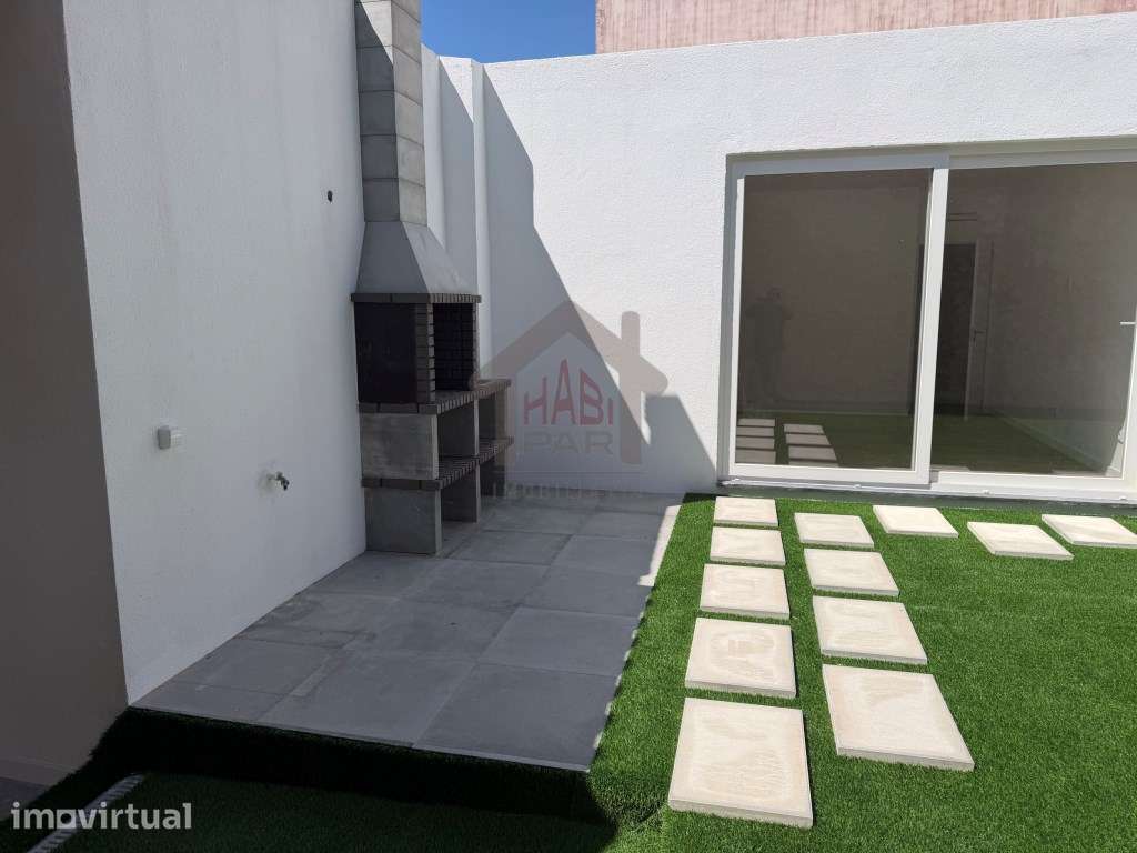 Excelente Moradia T3+1 Centro de Benavente Baixa de Preço - Grande imagem: 2/23