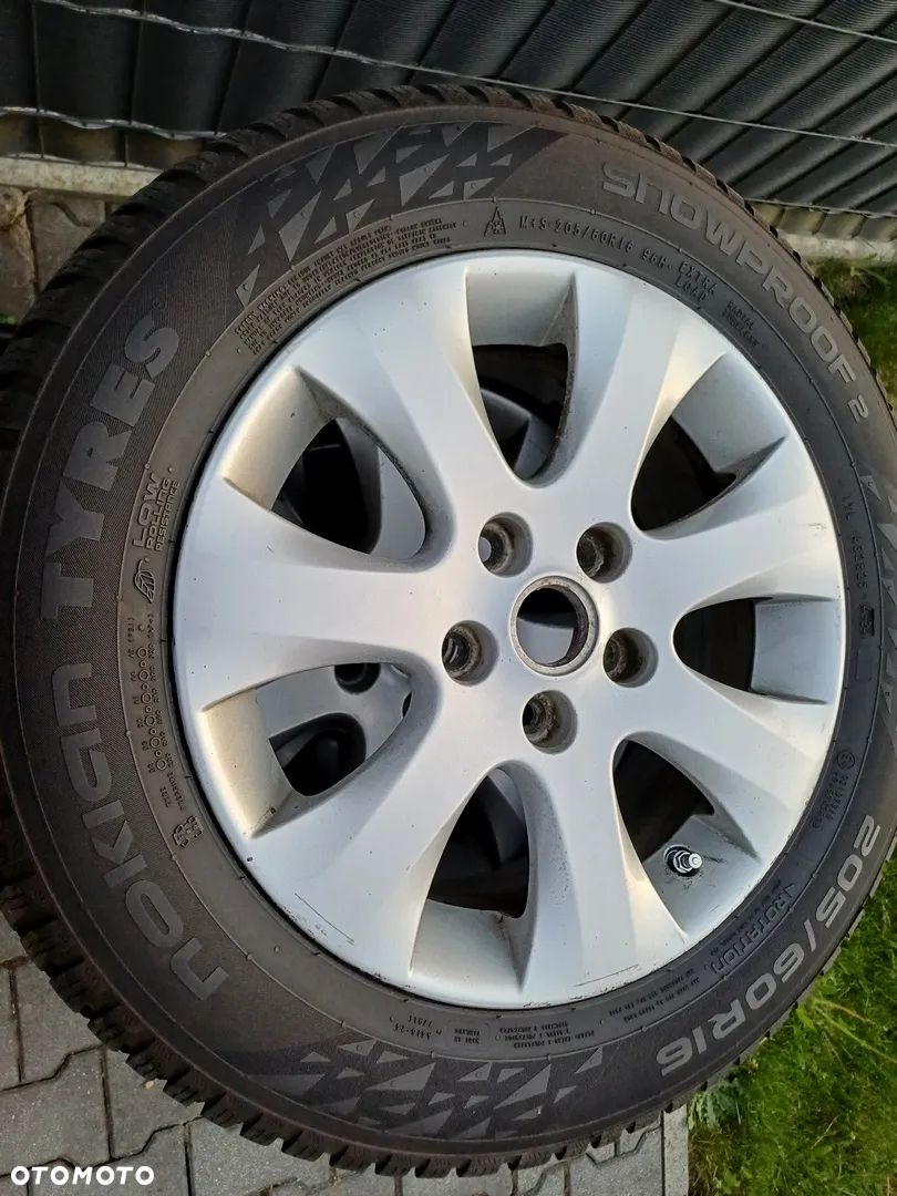 Opel Astra IV 1.6 T SIDI Cosmo S&S - 25