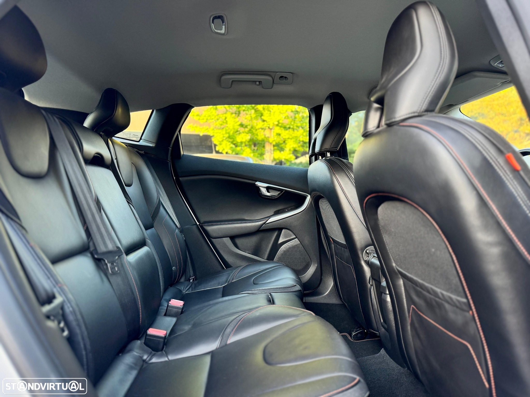 Volvo V40 1.6 D2 R-Design Momentum - 29