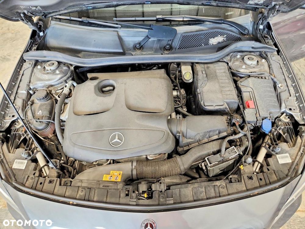 Mercedes-Benz GLA 250 4Matic 8G-DCT - 13