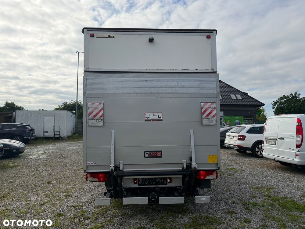 Mercedes-Benz Sprinter - 4