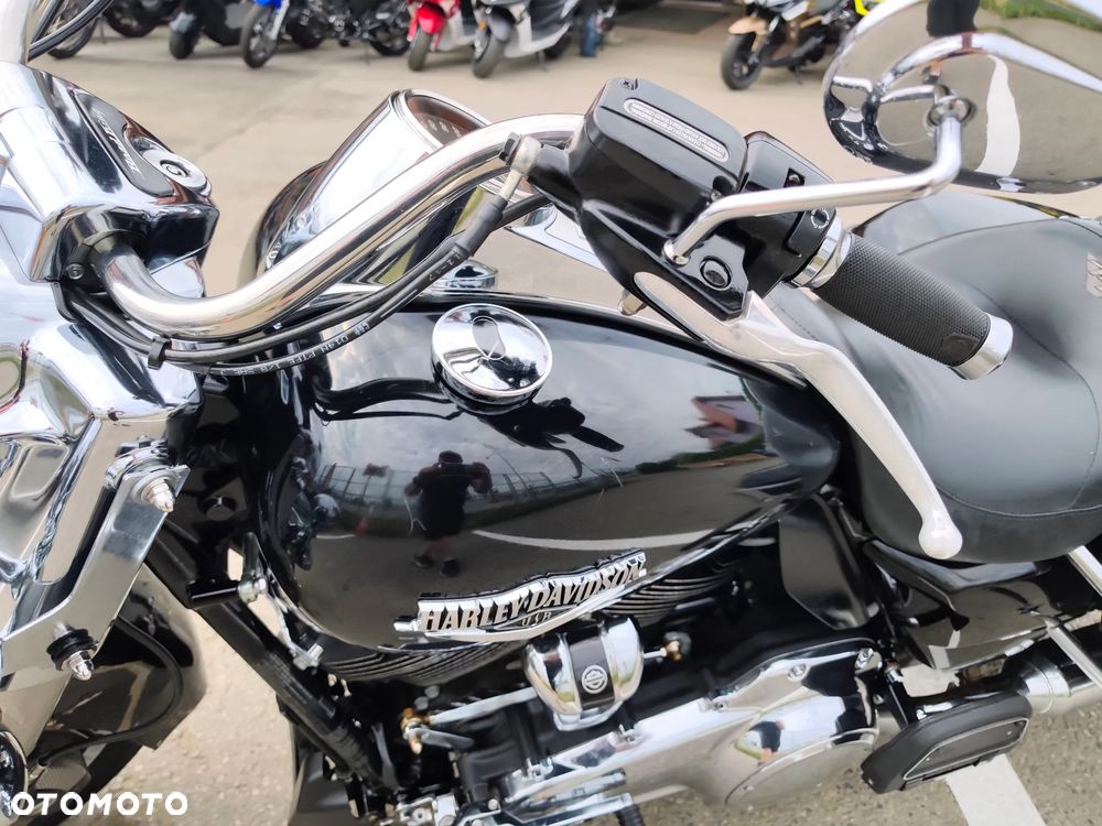 Harley-Davidson Touring Road King - 36