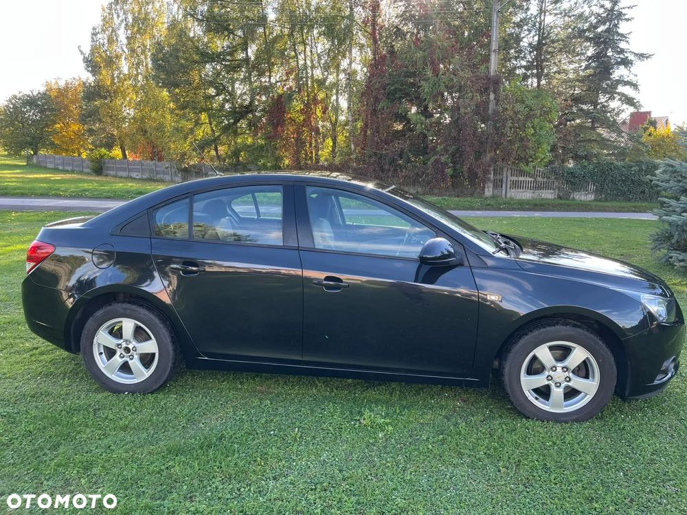 Chevrolet Cruze 1.6 LS - 13