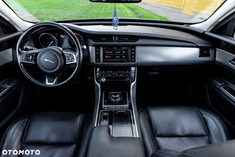 Jaguar XF 30d S - 26