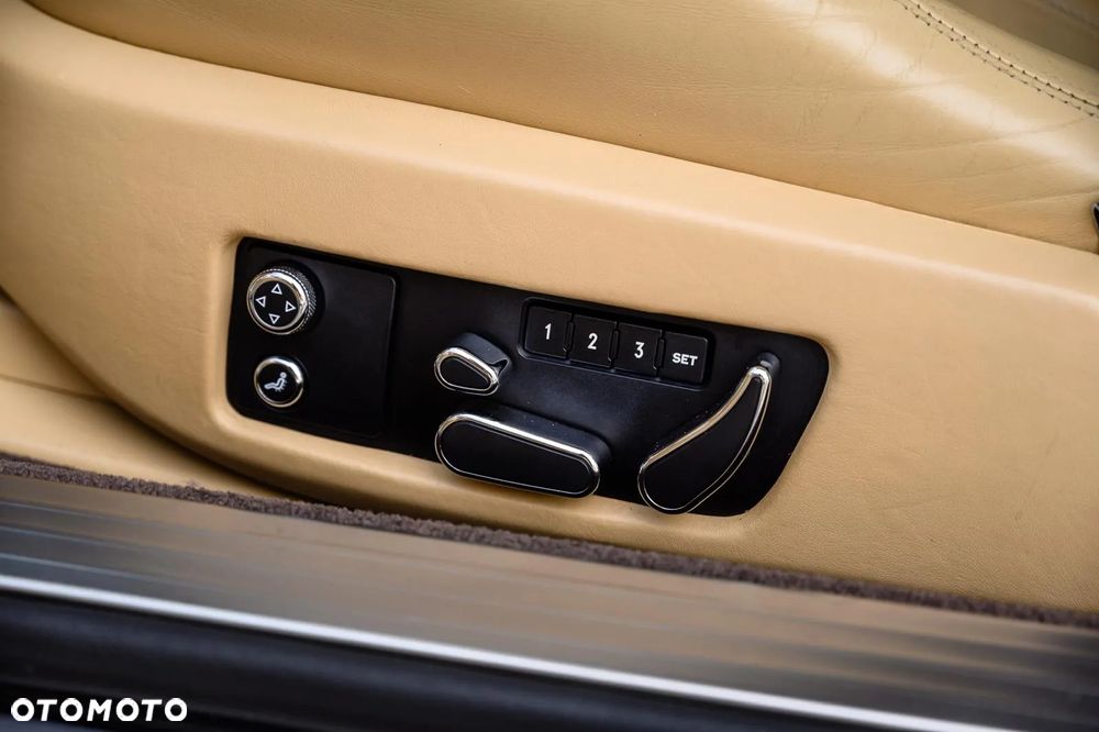 Bentley Continental GT - 28