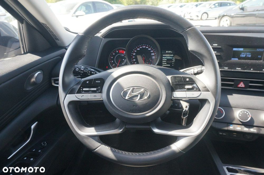 Hyundai Elantra 1.6 Modern - 12