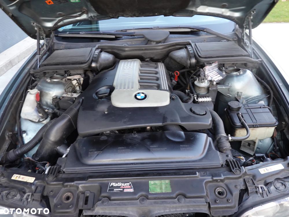 BMW Seria 5 525d - 29