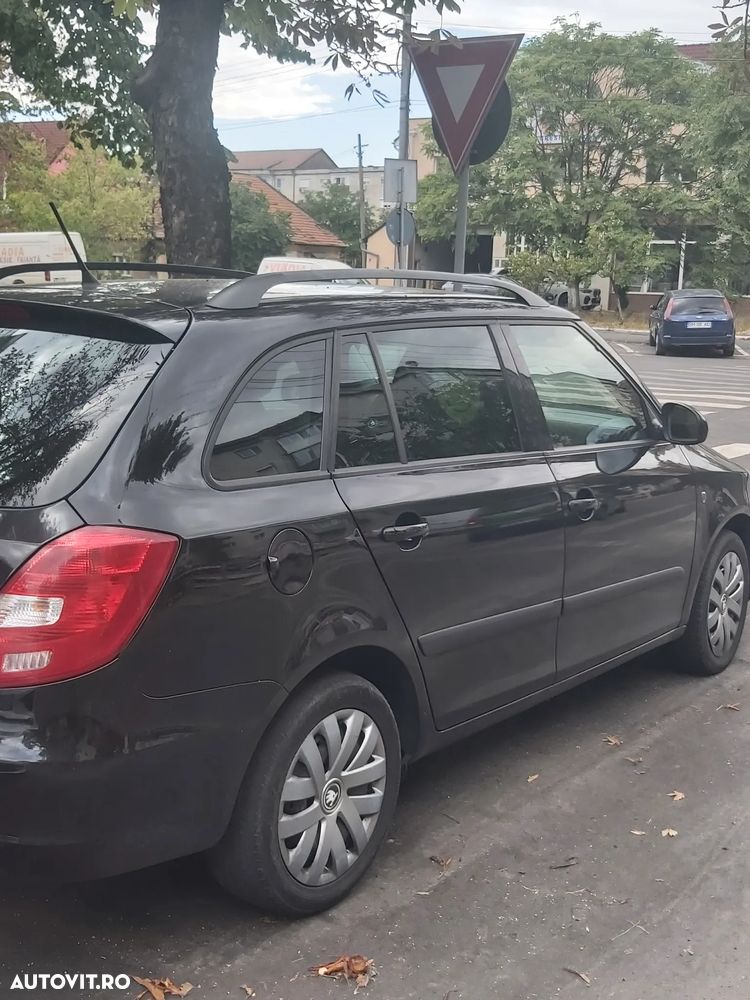 Skoda Fabia 2013 photo 2