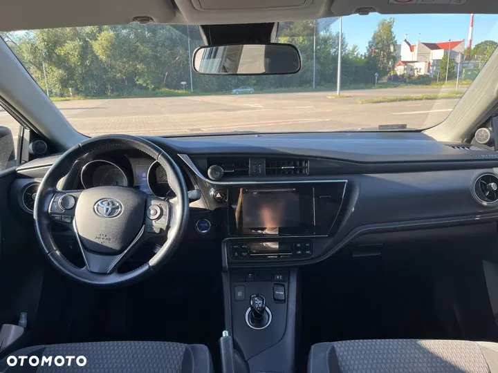 Toyota Auris - 11