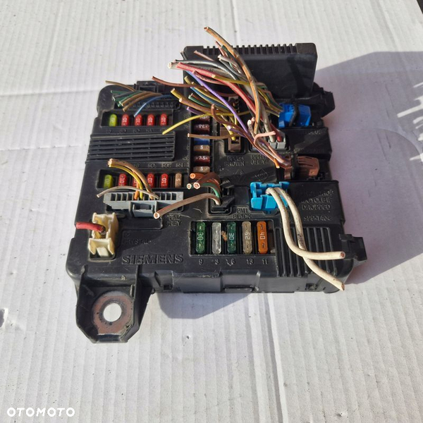 MODUŁ BSM UPC BSI SKRZYNKA BEZPIECZNIKÓW RENAULT SCENIC II 8200306033A