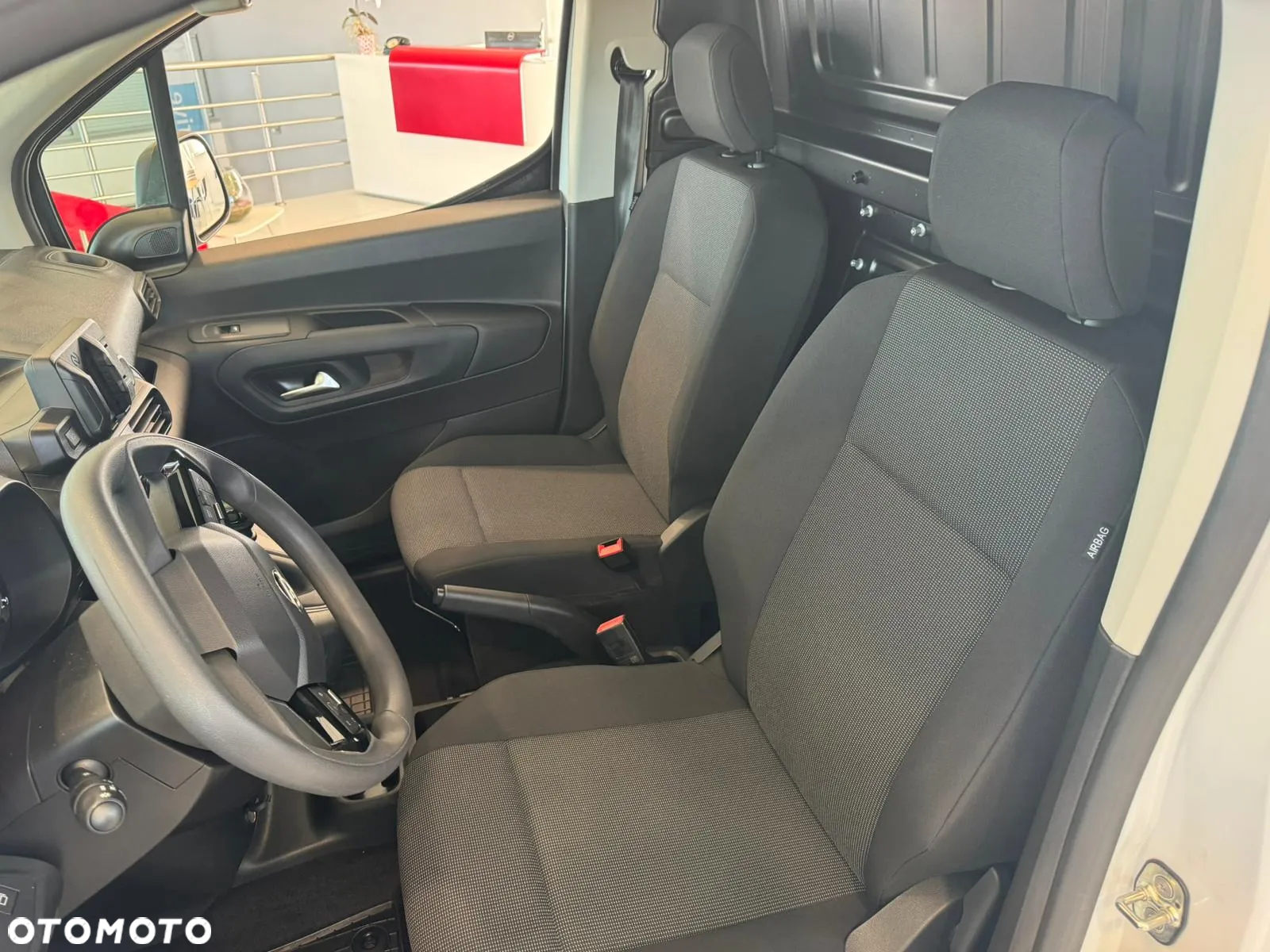 Opel Combo Cargo L1 1000kg 1.5diesel 102km MT6 2025r - 17