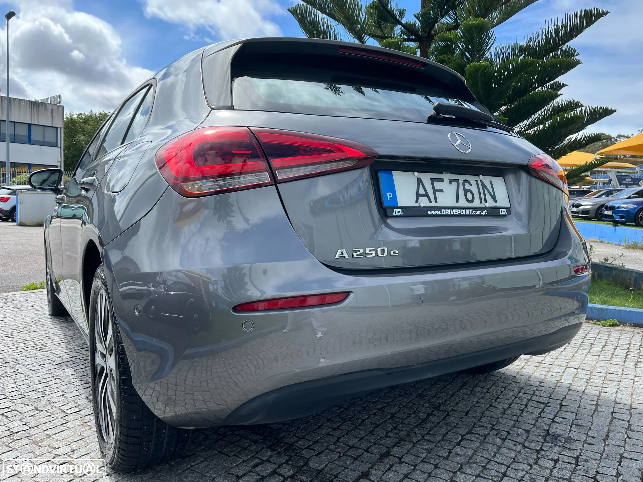 Mercedes-Benz A 250 e Style Plus - 19
