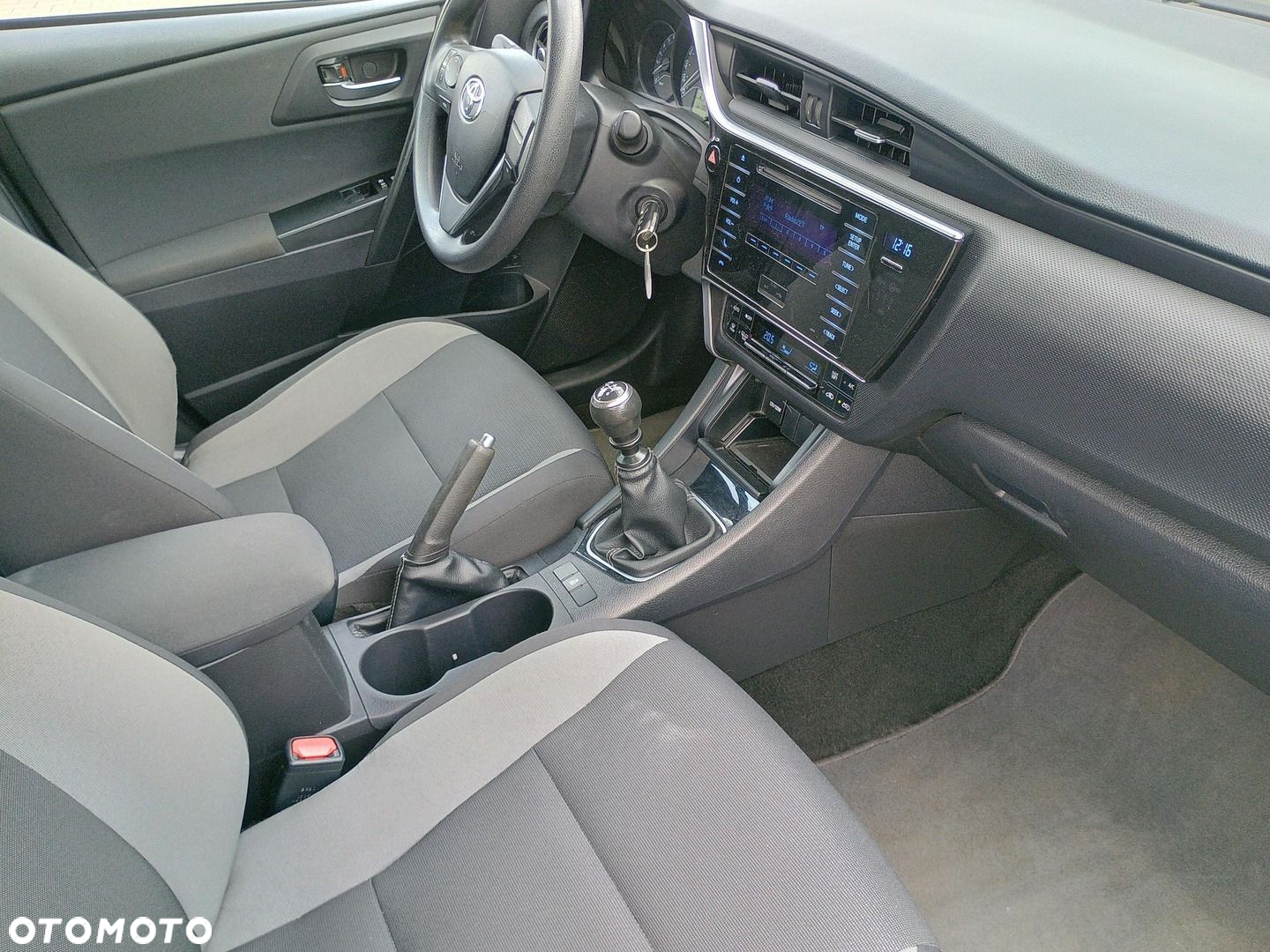 Toyota Auris - 10