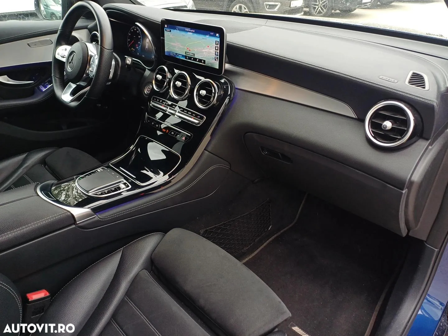 Mercedes-Benz GLC Coupe 200 4Matic 9G-TRONIC AMG Line - 24