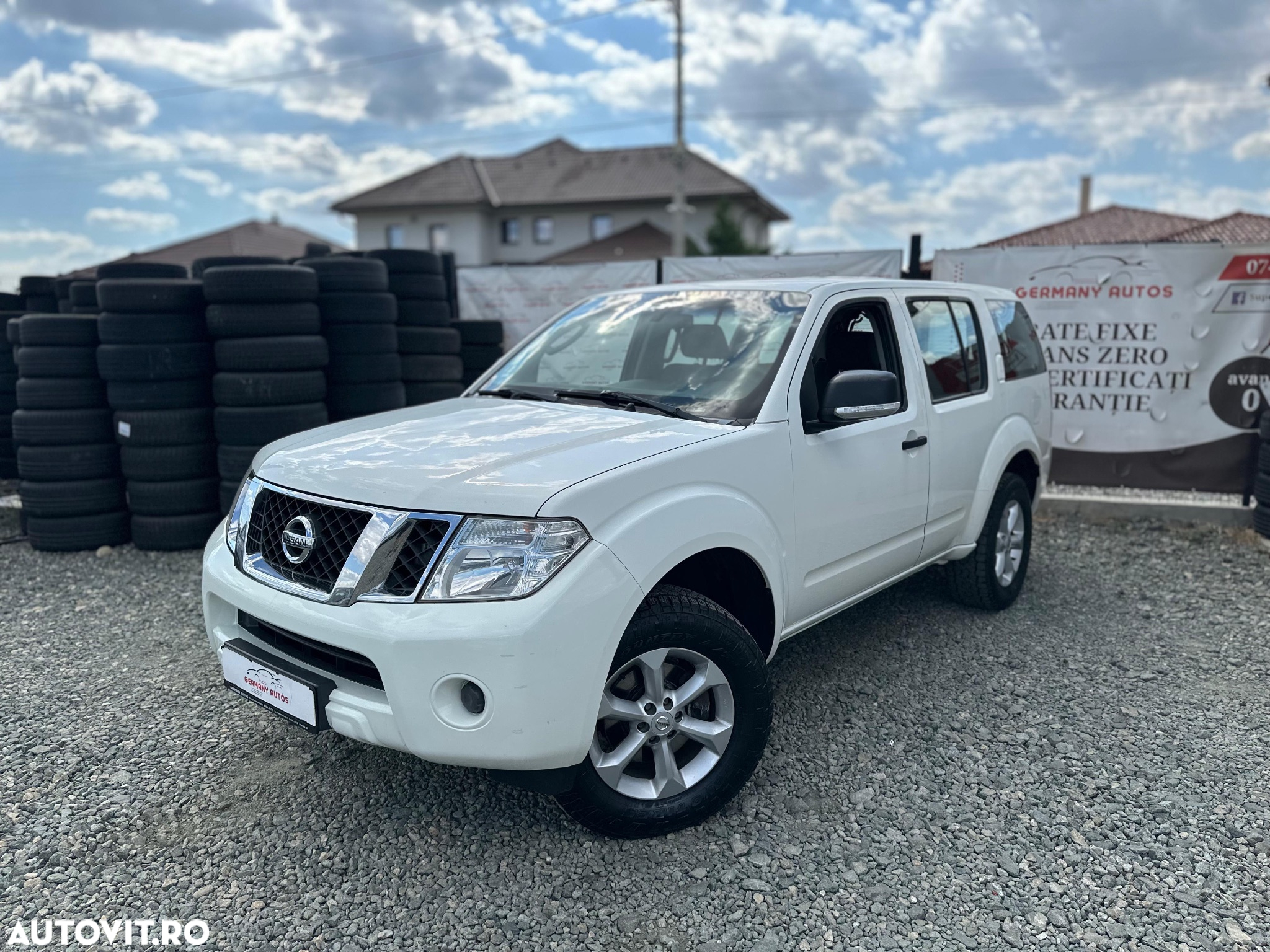 Nissan Pathfinder - 6