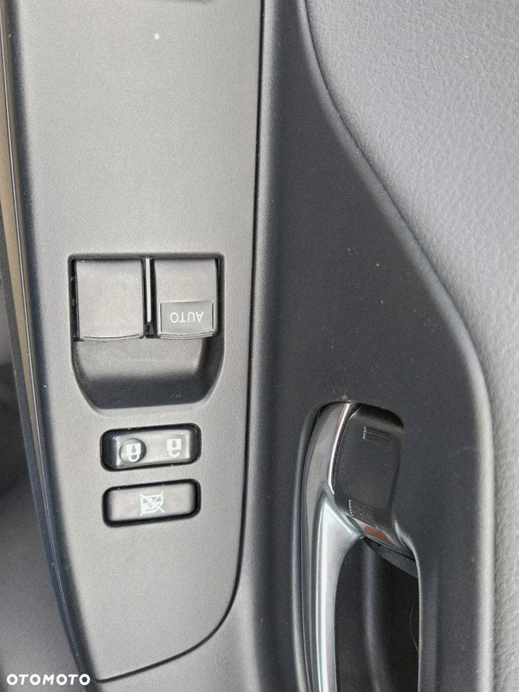 Toyota Yaris 1.33 Premium - 17