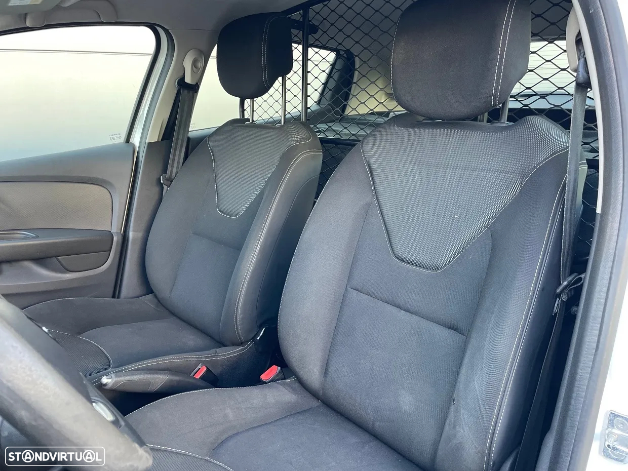 Renault Clio 1.5 DCi Comercial 2L - 13