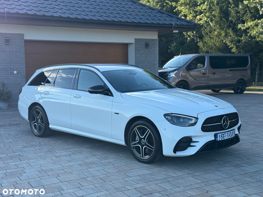 Mercedes-Benz Klasa E 300 de AMG - 13