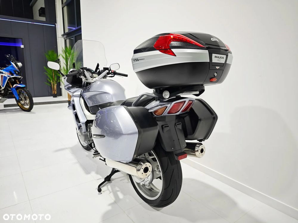 Yamaha FJR - 16