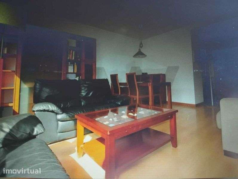 Apartamento T2 com parqueamento na Alta de Lisboa - Grande imagem: 3/8