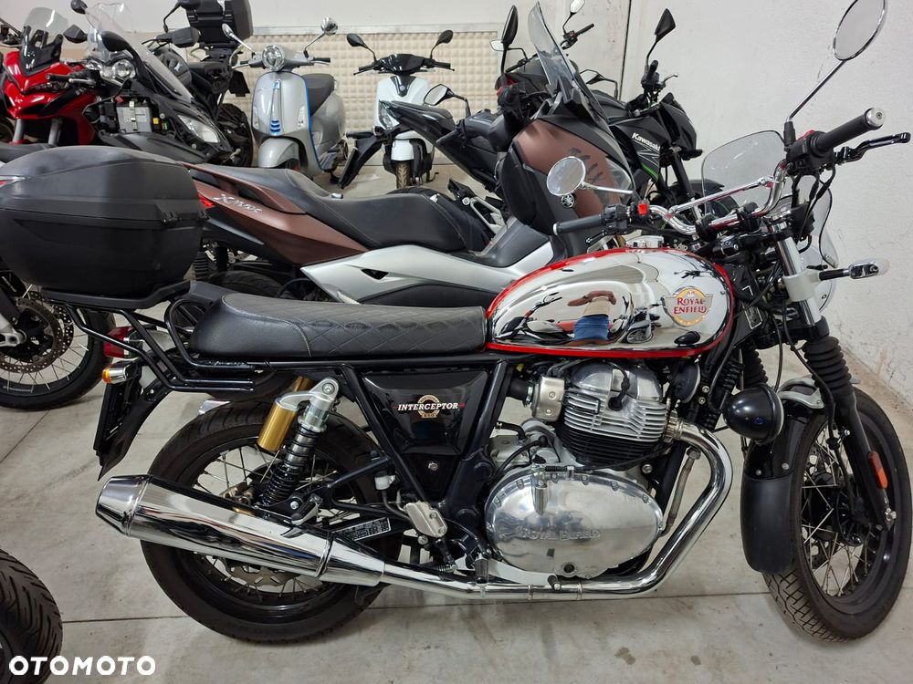 Royal Enfield Interceptor - 1