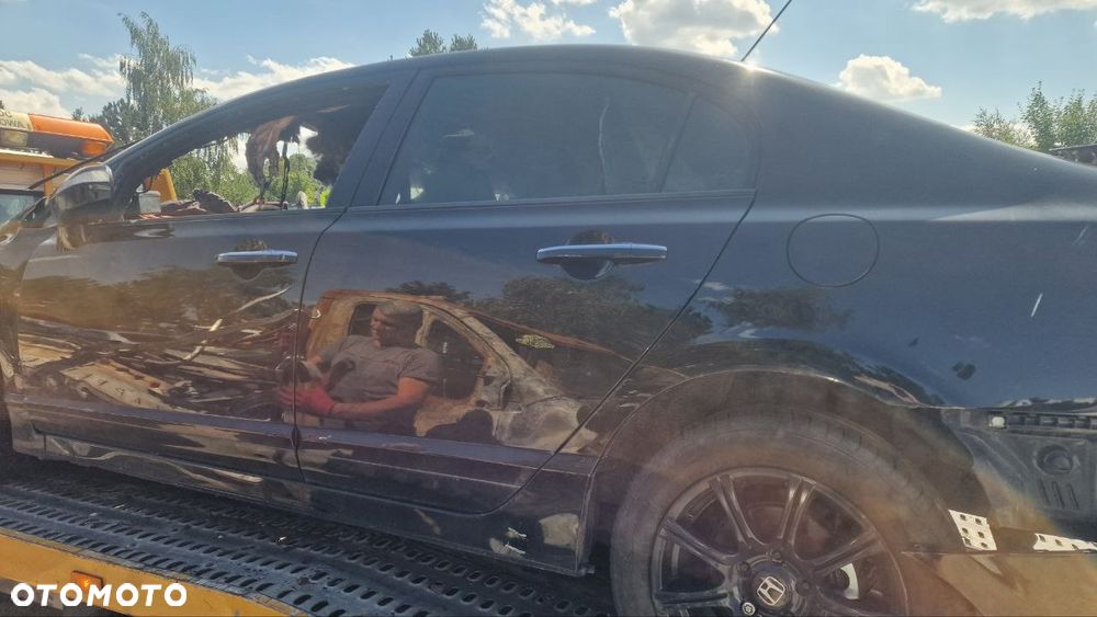 honda civic sedan – cały samochód na części