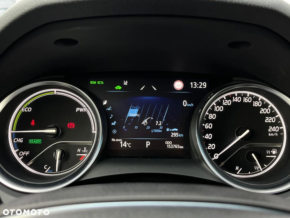 Toyota Camry 2.5 Hybrid Executive CVT - 21