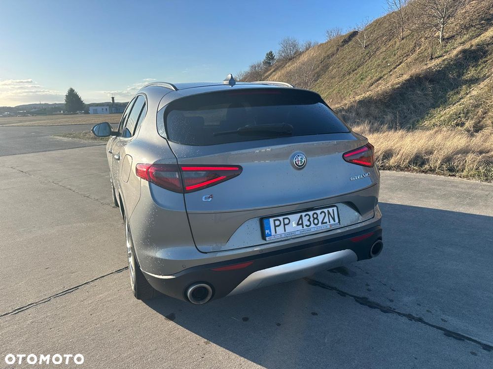 Alfa Romeo Stelvio 2.0 Turbo Executive Q4 - 5
