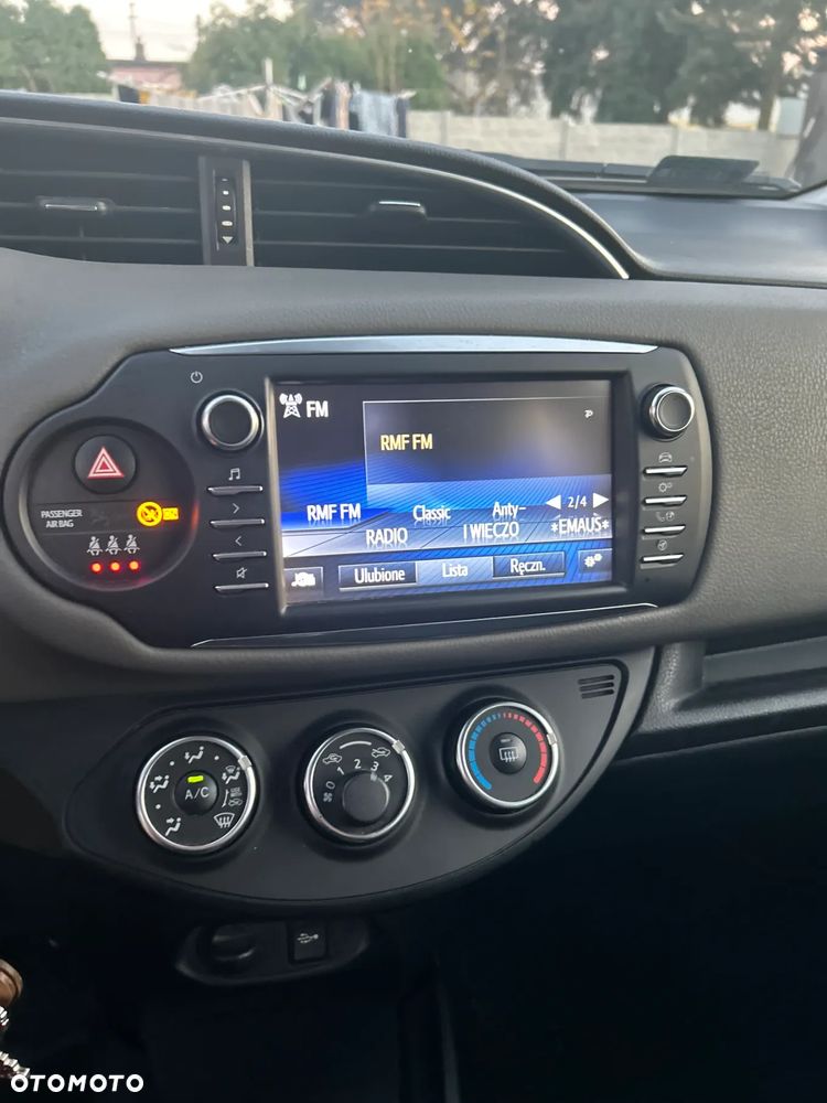 Toyota Yaris 1.5 Premium - 14