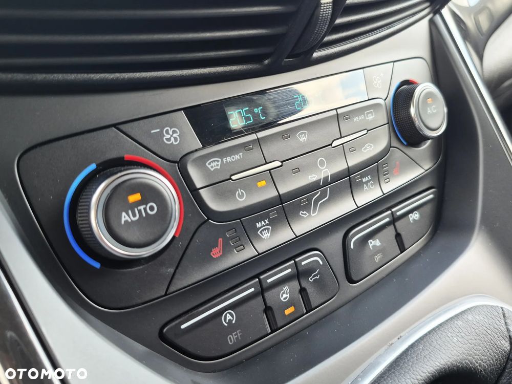 Ford Kuga 1.5 EcoBoost 2x4 Titanium - 15