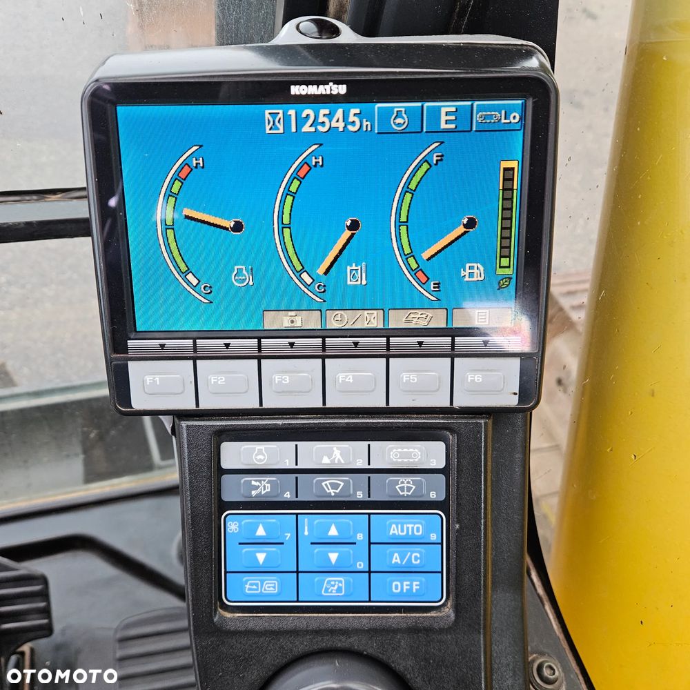 Komatsu PC210 - 21