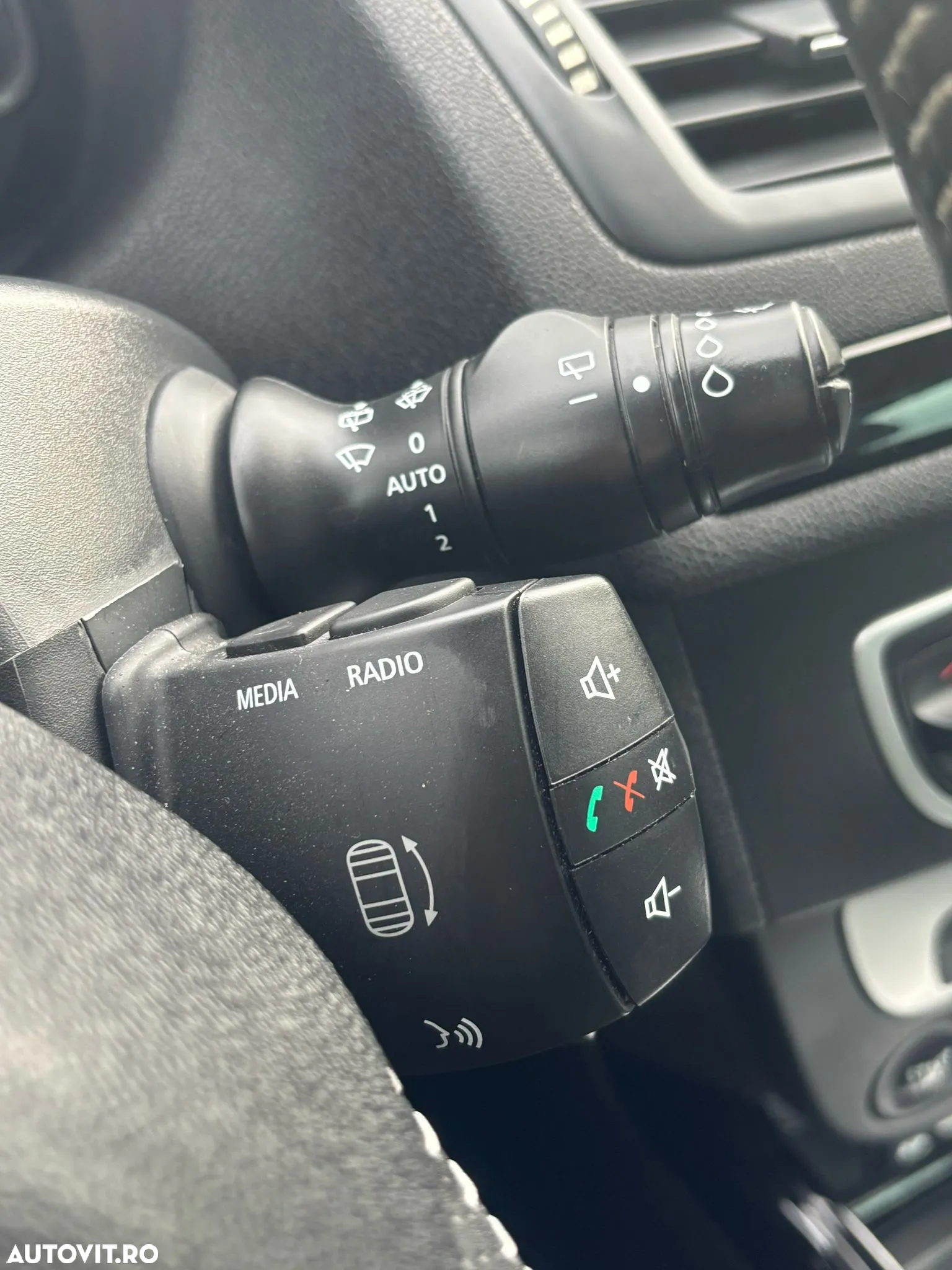Renault Megane ENERGY dCi 110 EDC BOSE EDITION - 14