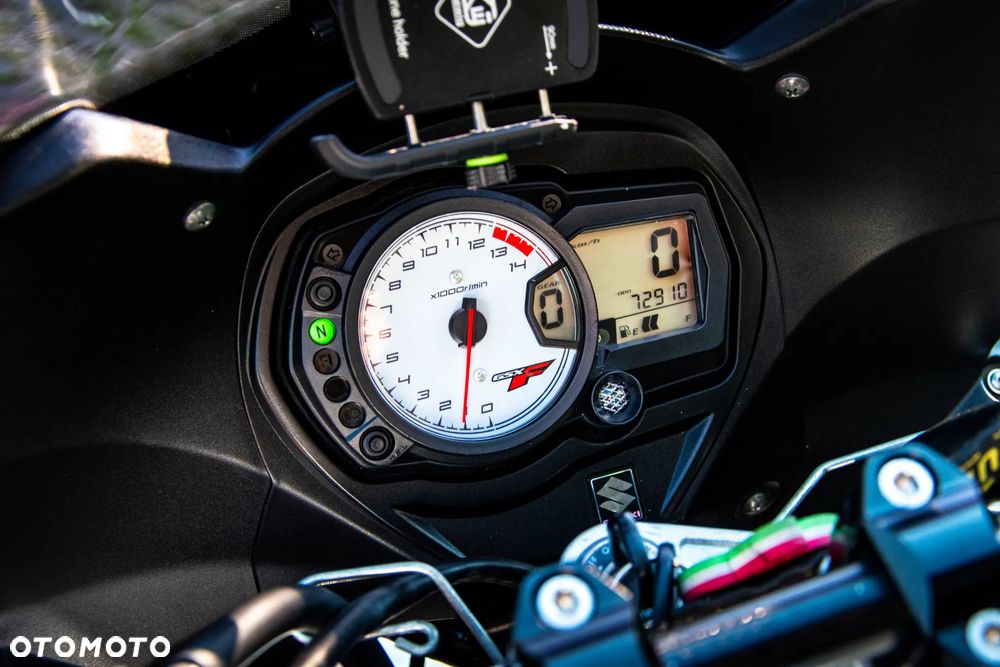 Suzuki GSX - 11